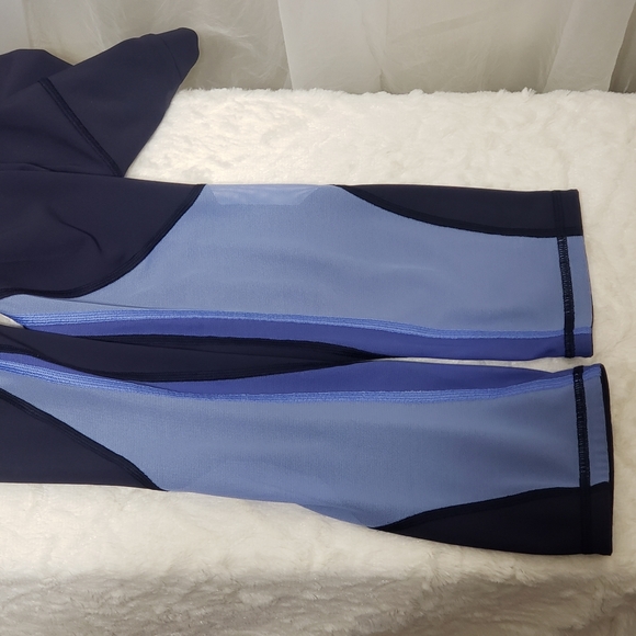 Lululemon Sz 4 Mix & Mesh 21" Leggings in Midnight - Picture 15 of 16
